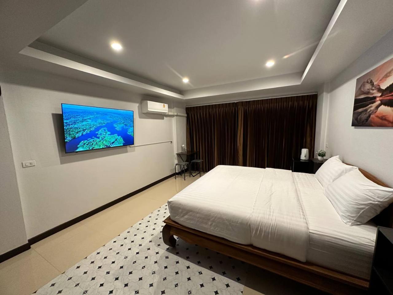 Chris Jay @ Cnx Apartment Chiang Mai Luaran gambar