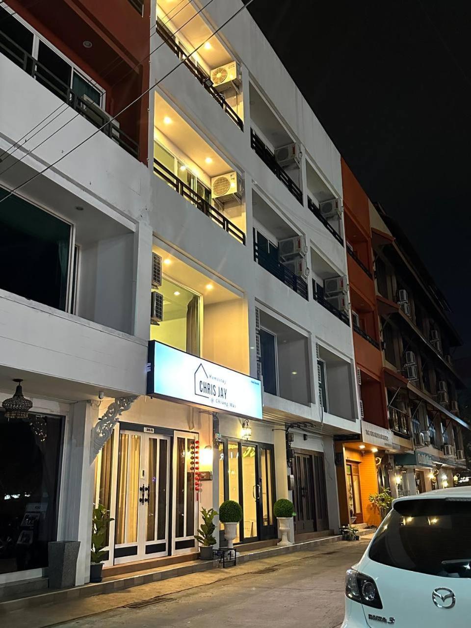 Chris Jay @ Cnx Apartment Chiang Mai Luaran gambar